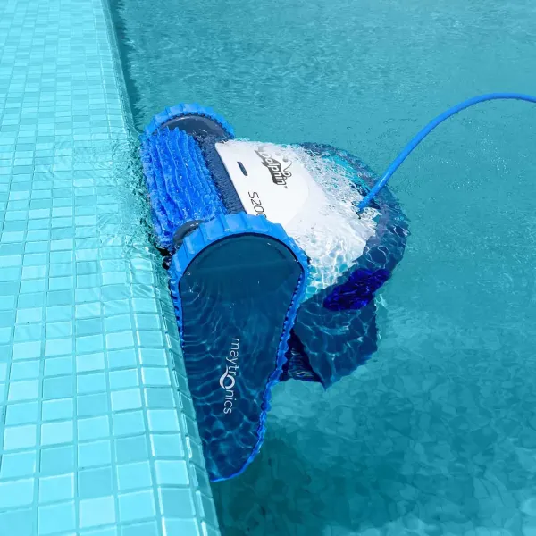 Robot de nettoyage pour piscine de marque MAYTRONICS DOLPHIN S200